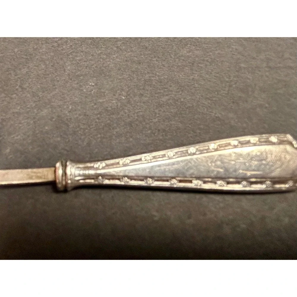 Antique Sterling Silver Daisy Pattern Glove Button Hook Loop Tool c. 1910